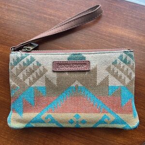 Pendleton Wool Multicolor Aztec  Geometric Wristlet Zipper Brown Wallet Purse